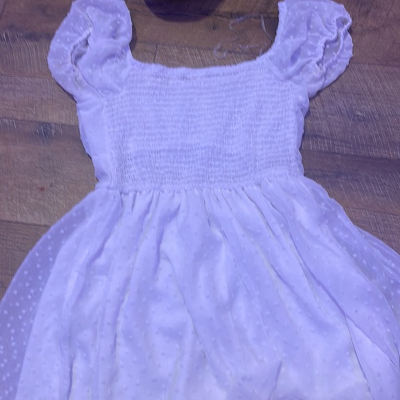 A white dress - Picture 2 of 2